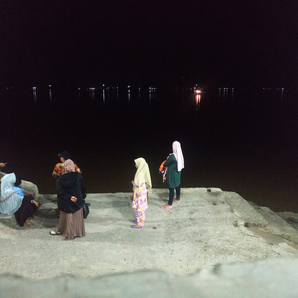 Ambil Uangnya Jangan Pilih Orangnya Ambil Uangnya Jangan Pilih Orangnya
