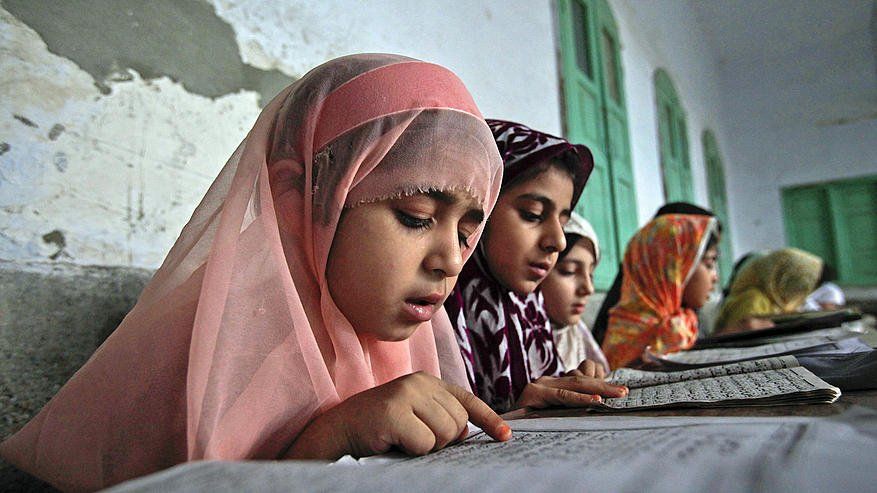 hipwee-world_seven_billion_reproductive_rights_health_women_education_rtr2notk_ah_50585
