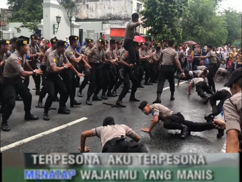 yel yel terpesona Kilas Balik Lagu Terpesona Yang Lagi Viral