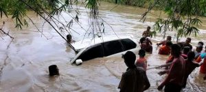 Mobil Hanyut