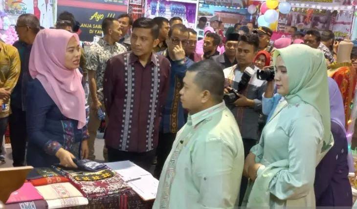 WhatsApp Image 2022-12-01 at 16.02.08 Bupati Tapsel Buka Pameran Pembangunan