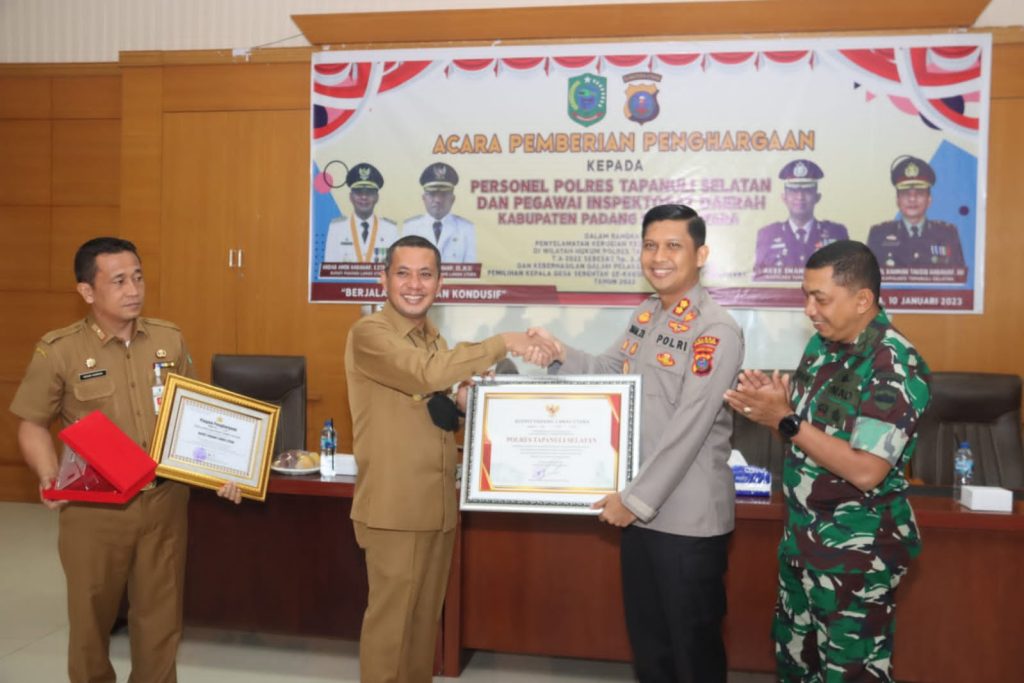 IMG-20230110-WA0051 Beri Penghargaan Kapolres Tapsel